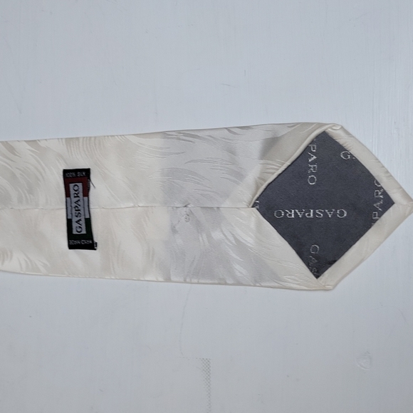 Gasparo Italian Design Silk Tie - Picture 2 of 2